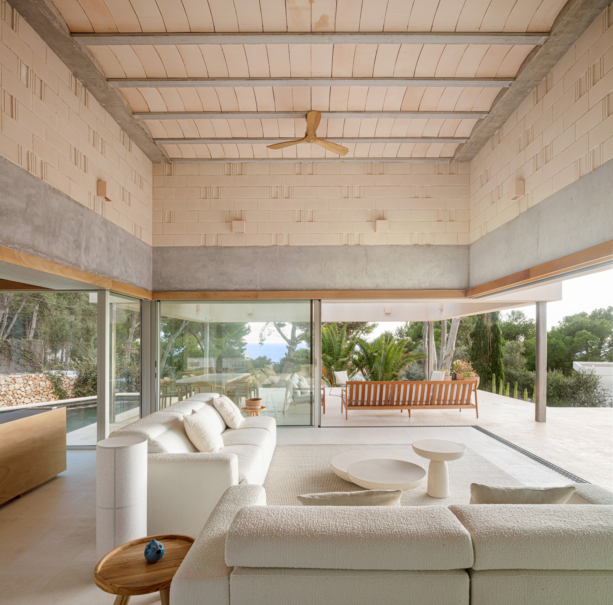 Bundle House by Nomo Studio