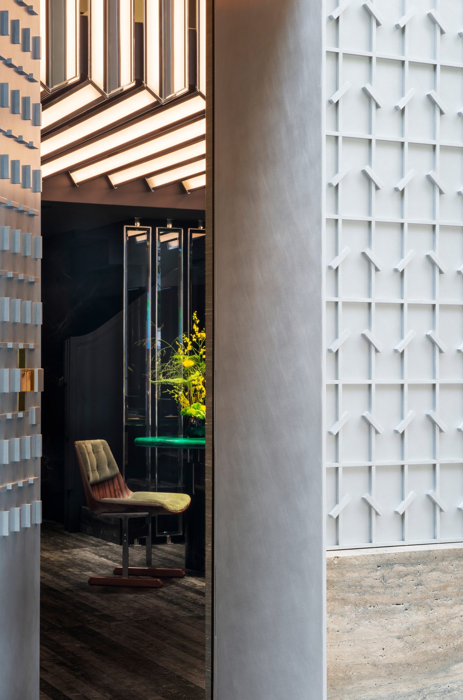 Entrance to Nikos Koulis store in Athens by Bureau de Change