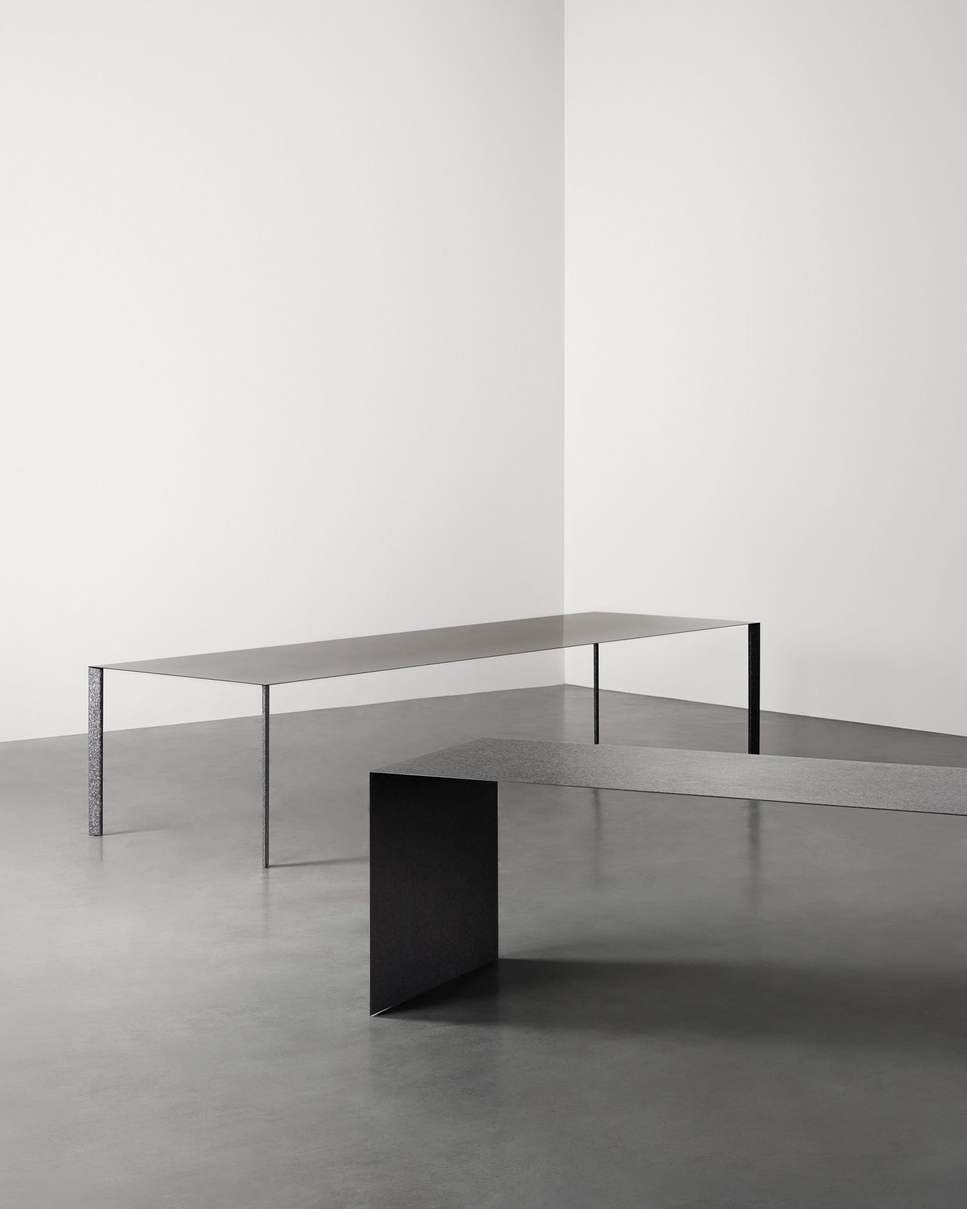 Minimalist tables